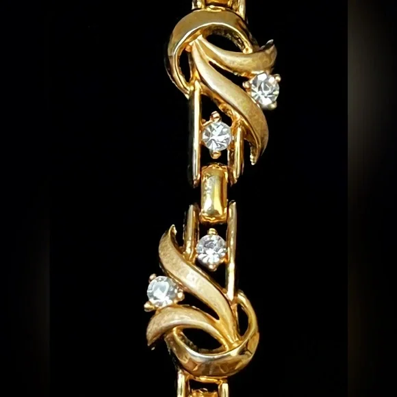 Vintage Crown Trifari 1955~1969 Gold Tone Trifanium w/Swarovski Crystal Bracelet - Picture 5 of 7